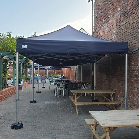The Catherine Wheel Wetherspoon Hotel Henley-on-Thames Extérieur photo