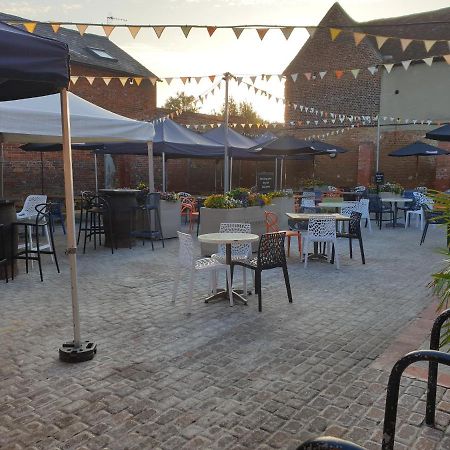 The Catherine Wheel Wetherspoon Hotel Henley-on-Thames Extérieur photo