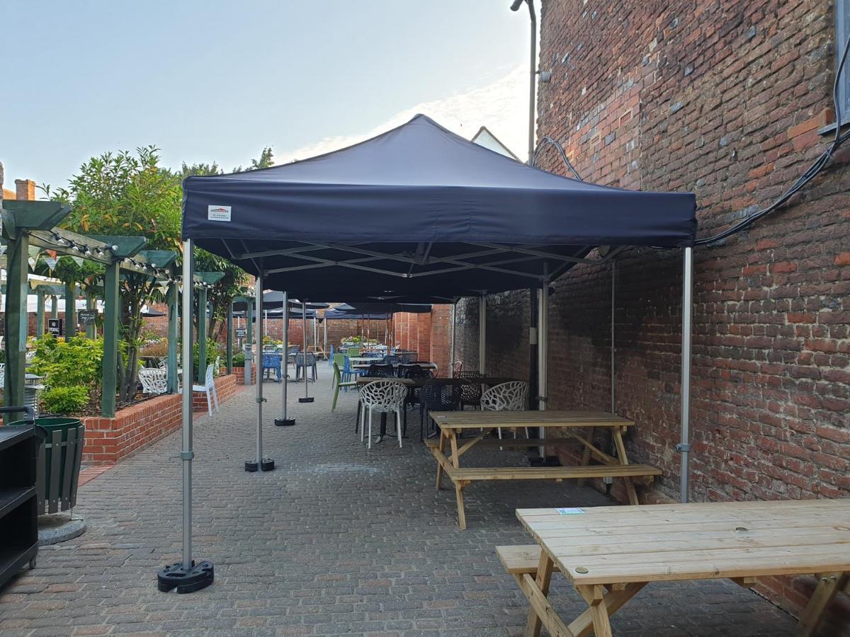 The Catherine Wheel Wetherspoon Hotel Henley-on-Thames Extérieur photo