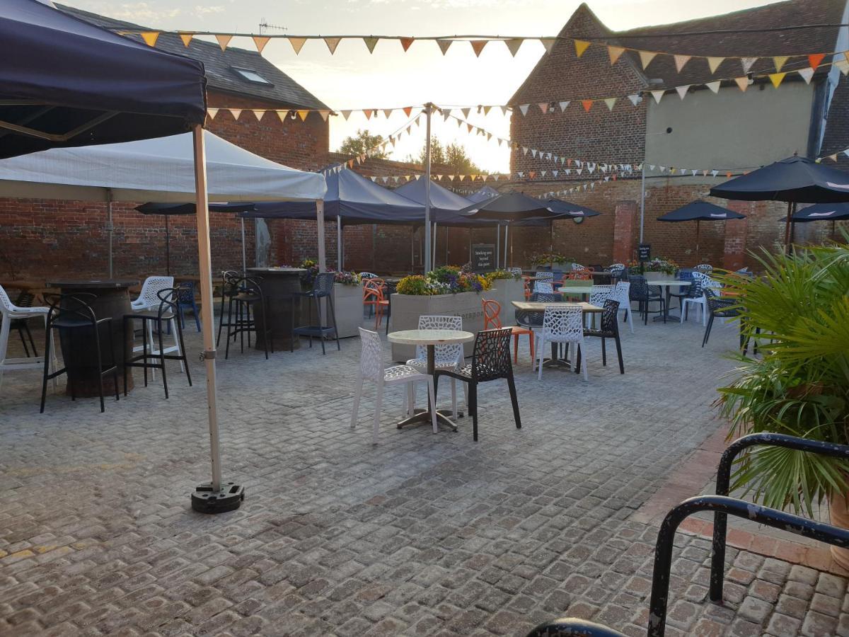 The Catherine Wheel Wetherspoon Hotel Henley-on-Thames Extérieur photo