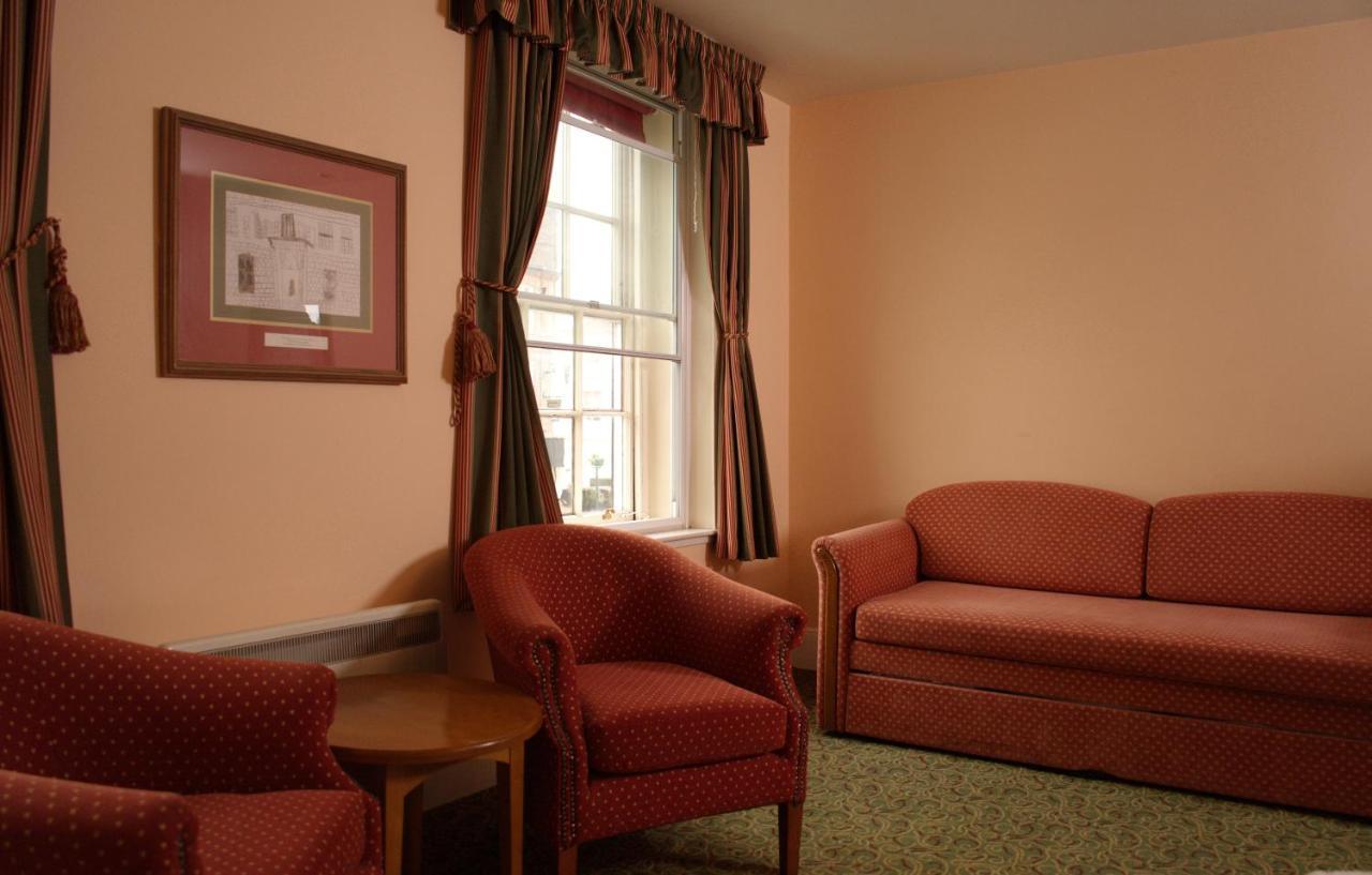 The Catherine Wheel Wetherspoon Hotel Henley-on-Thames Extérieur photo